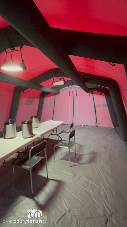 Namioty grzewcze przy przystankach