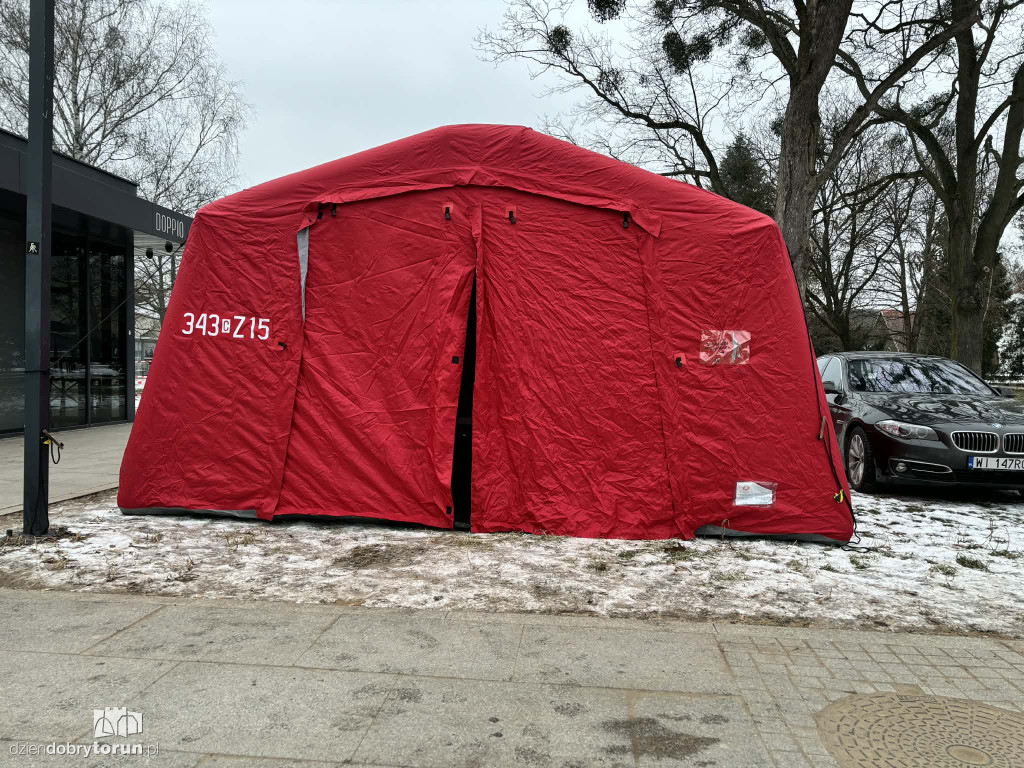 Namioty grzewcze przy przystankach