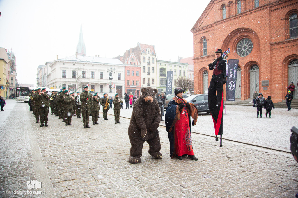 34. Finał WOŚP - przemarsz orkiestry