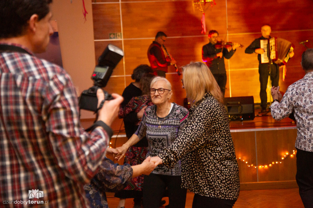 Potańcówka karnawałowa z kapelą Słodkie Fascynacje