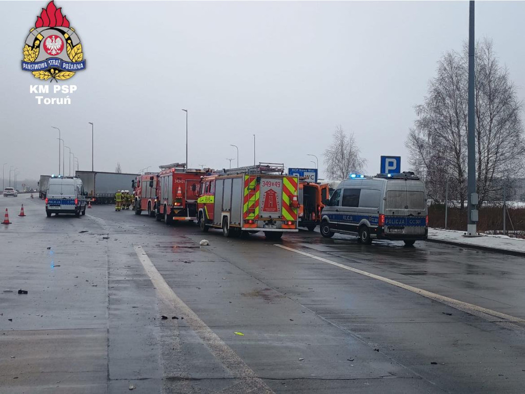 Zderzenie ciężarówek na A1. Akcja służb przy bramkach