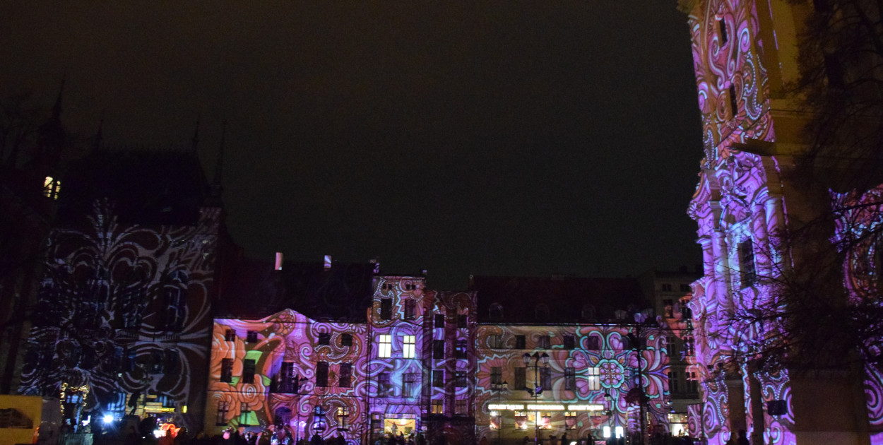 Ruchome murale Love is in the square