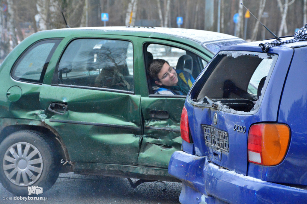 Ćwiczenia służb przy Rondzie Olimpijczyków