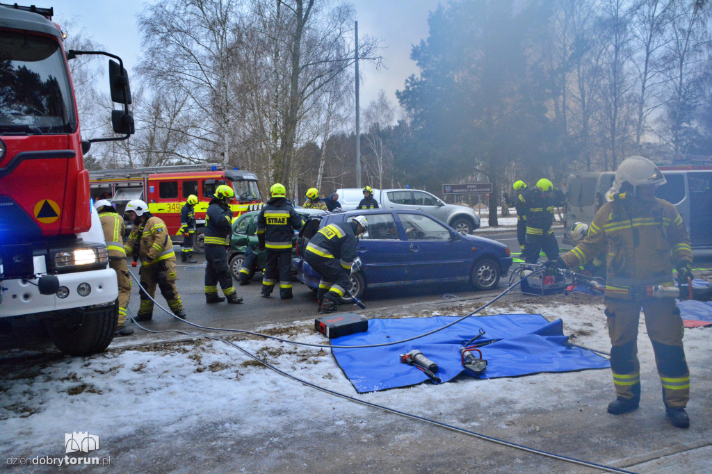 Ćwiczenia służb przy Rondzie Olimpijczyków