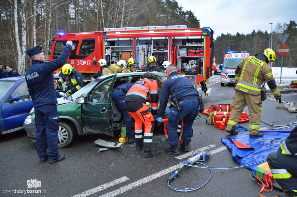 Ćwiczenia służb przy Rondzie Olimpijczyków