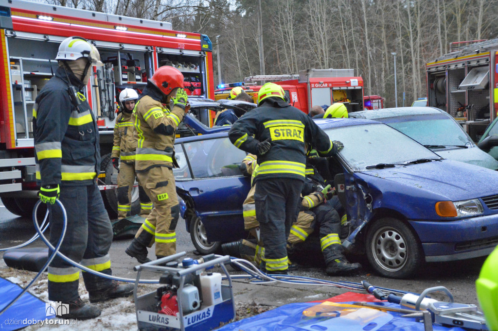Ćwiczenia służb przy Rondzie Olimpijczyków