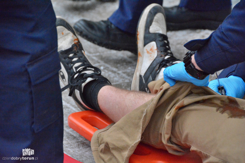 Ćwiczenia służb przy Rondzie Olimpijczyków