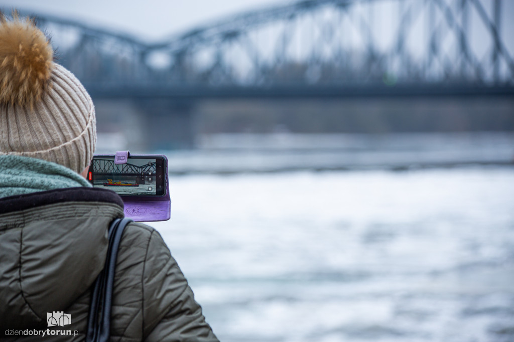 Lodołamacze dopłynęły do Torunia