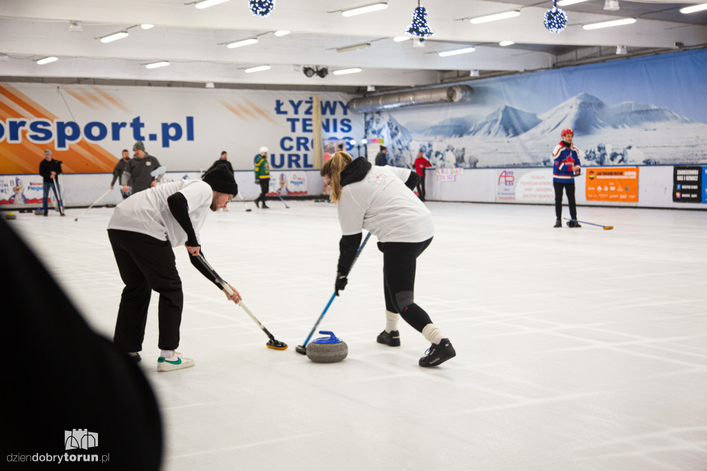 Świąteczna Bitwa Gwiazd na Mentorze