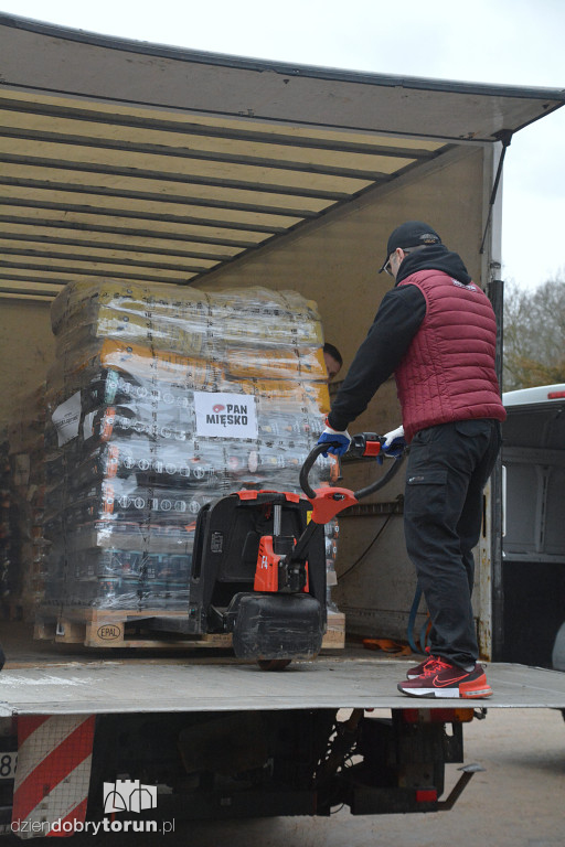 Karma dotarła do toruńskiego schroniska