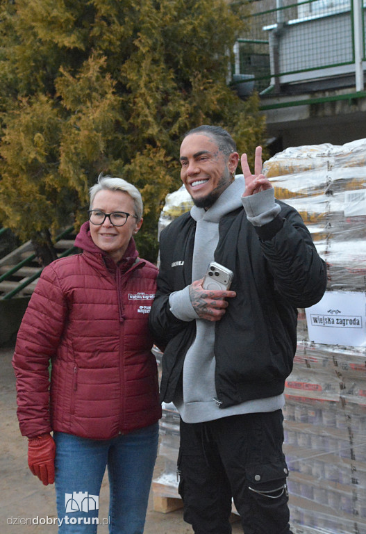 Karma dotarła do toruńskiego schroniska