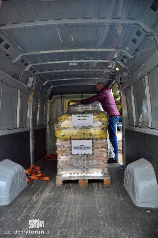 Karma dotarła do toruńskiego schroniska