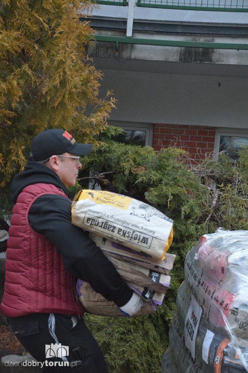 Karma dotarła do toruńskiego schroniska