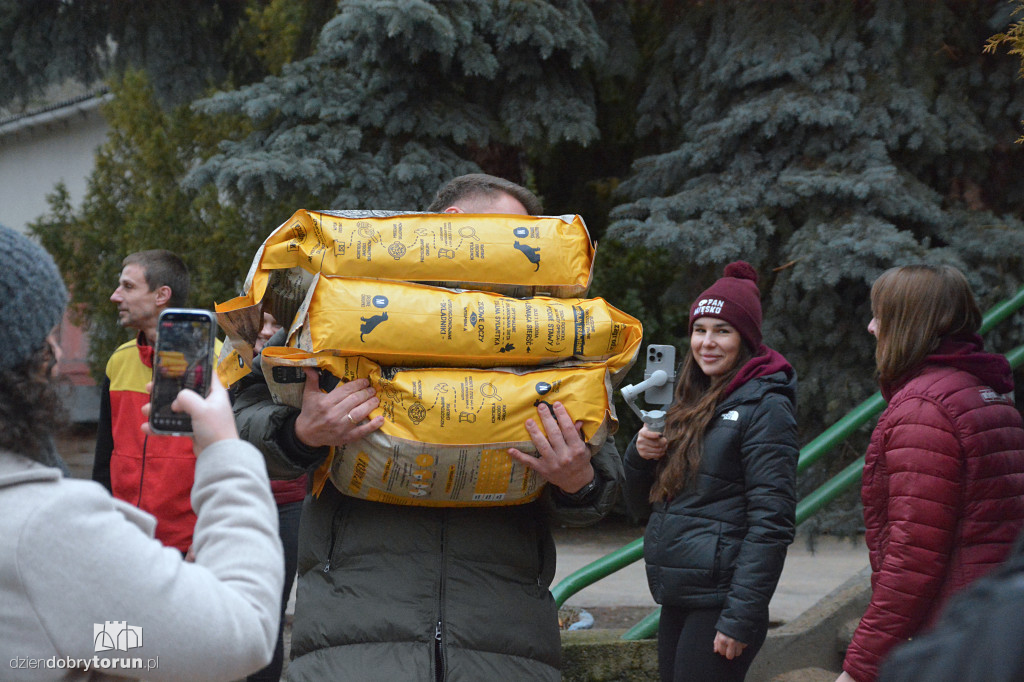 Karma dotarła do toruńskiego schroniska