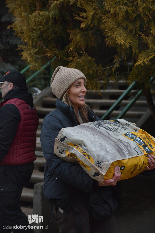 Karma dotarła do toruńskiego schroniska