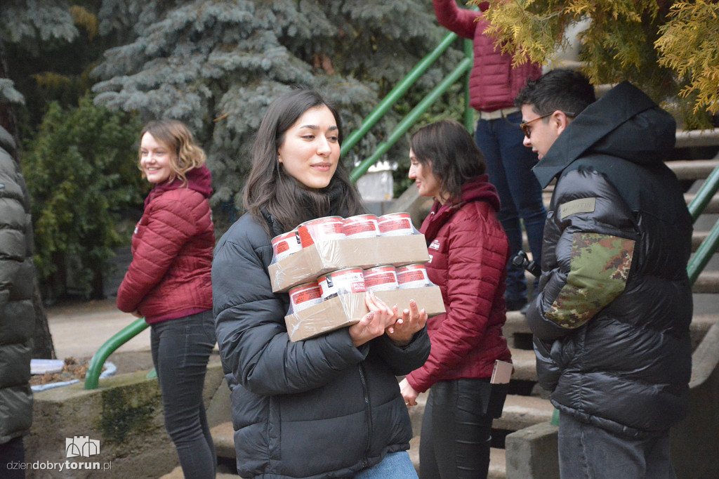Karma dotarła do toruńskiego schroniska