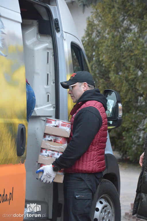 Karma dotarła do toruńskiego schroniska