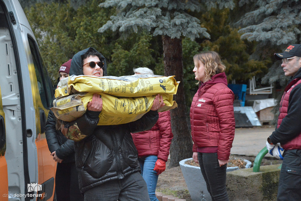 Karma dotarła do toruńskiego schroniska
