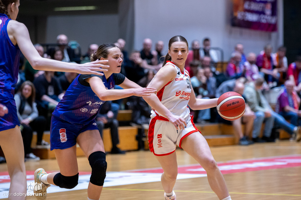 Energa Toruń 77 : 75 Artego Bydgoszcz