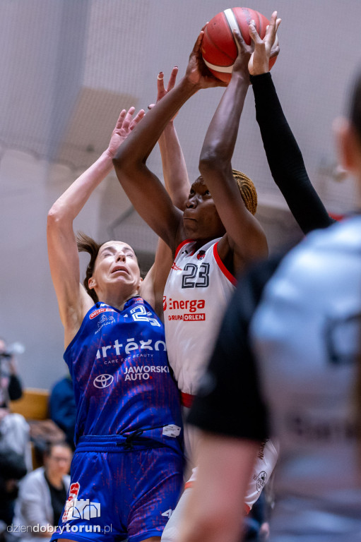 Energa Toruń 77 : 75 Artego Bydgoszcz