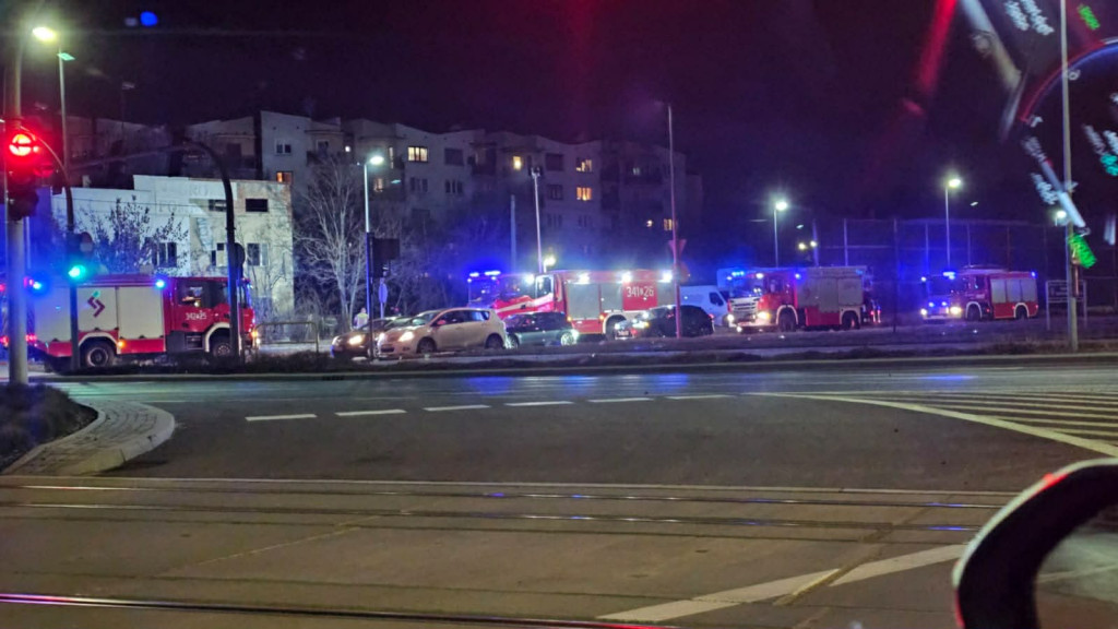 Płonął pustostan przy Wybickiego