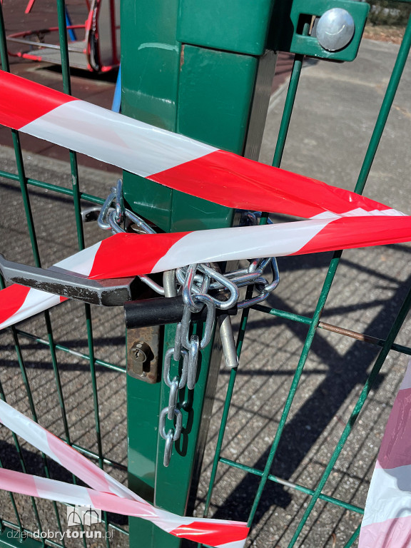 Plac zabaw w Toruniu zamknięty po wypadku