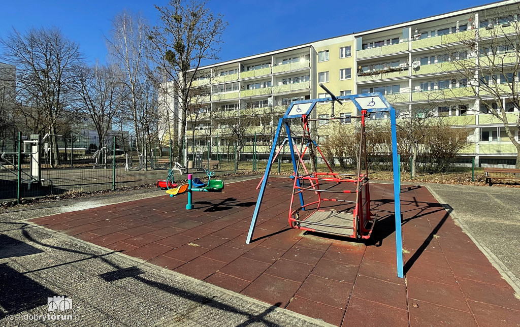 Plac zabaw w Toruniu zamknięty po wypadku
