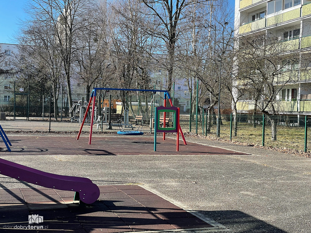 Plac zabaw w Toruniu zamknięty po wypadku