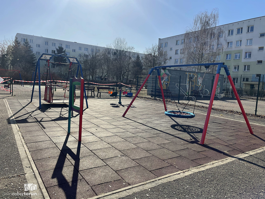 Plac zabaw w Toruniu zamknięty po wypadku