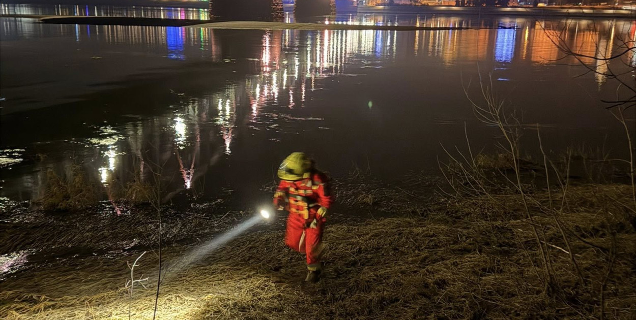 Nocna akcja ratowników nad Wisłą