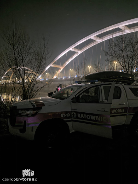 Nocna akcja ratowników nad Wisłą