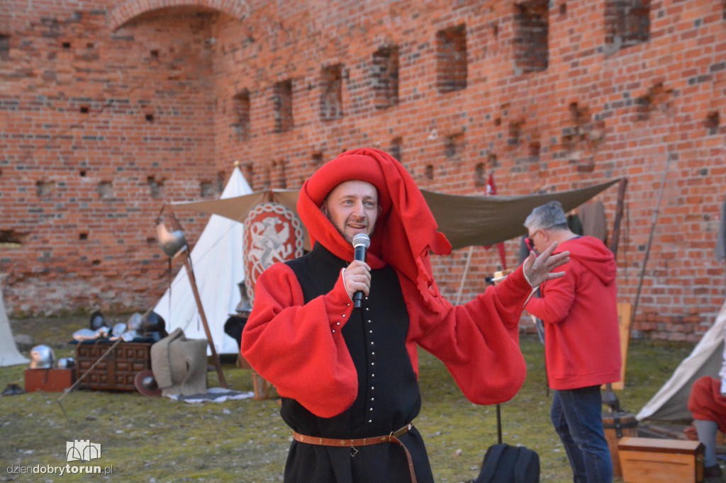 Królewska atmosfera na Zamku Dybowskim. Tak uczczono ważną rocznicę