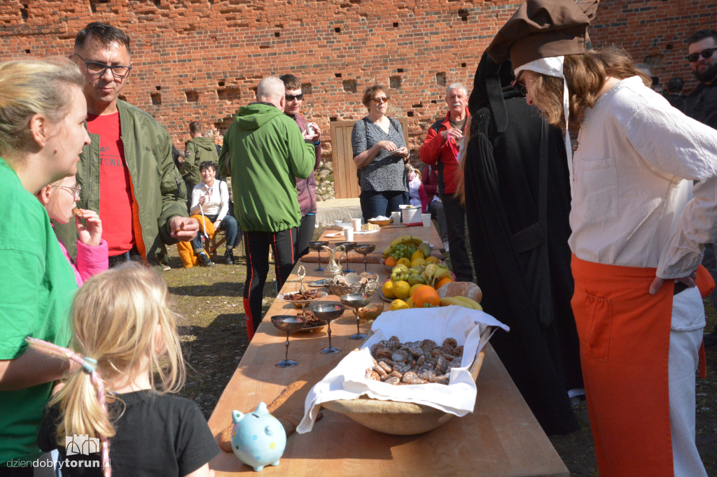 Królewska atmosfera na Zamku Dybowskim. Tak uczczono ważną rocznicę