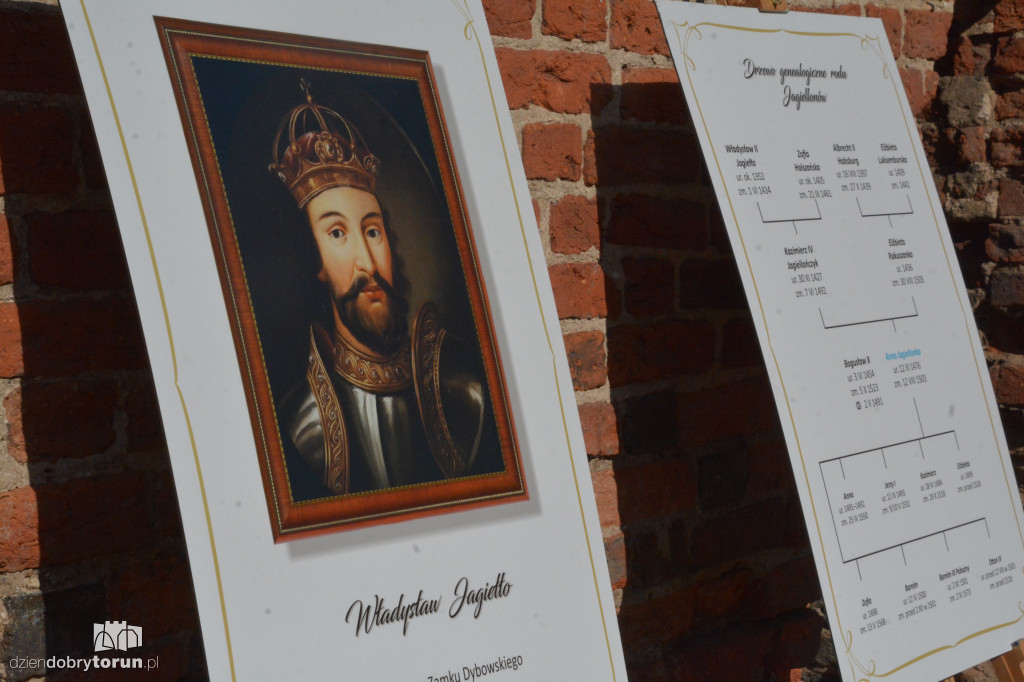 Królewska atmosfera na Zamku Dybowskim. Tak uczczono ważną rocznicę