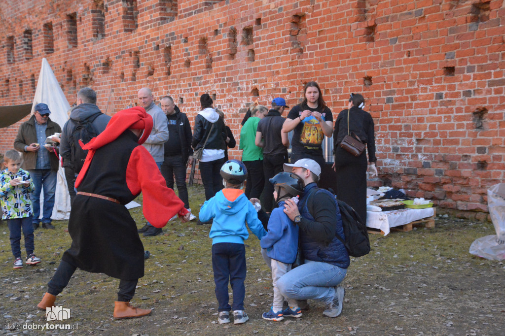 Królewska atmosfera na Zamku Dybowskim. Tak uczczono ważną rocznicę