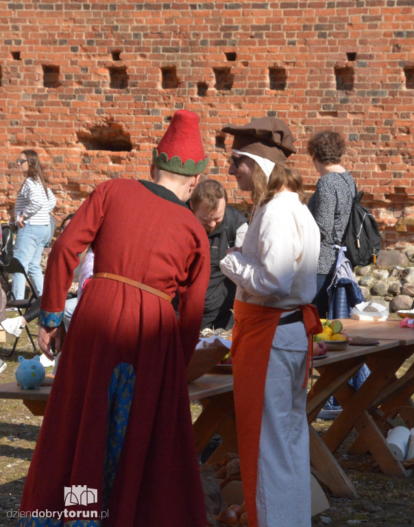 Królewska atmosfera na Zamku Dybowskim. Tak uczczono ważną rocznicę