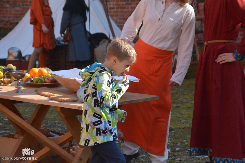 Królewska atmosfera na Zamku Dybowskim. Tak uczczono ważną rocznicę