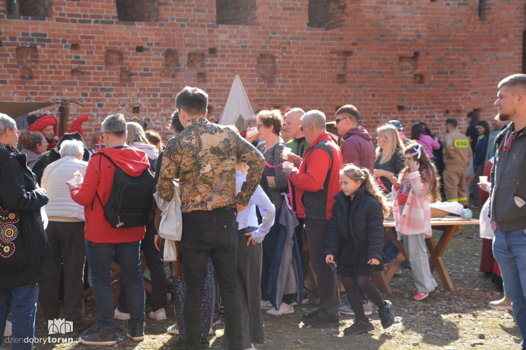 Królewska atmosfera na Zamku Dybowskim. Tak uczczono ważną rocznicę