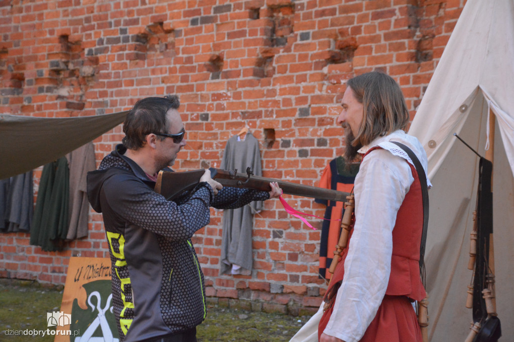 Królewska atmosfera na Zamku Dybowskim. Tak uczczono ważną rocznicę