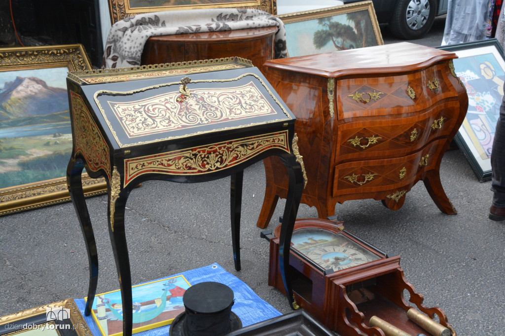 Pchli Targ pod Kometą