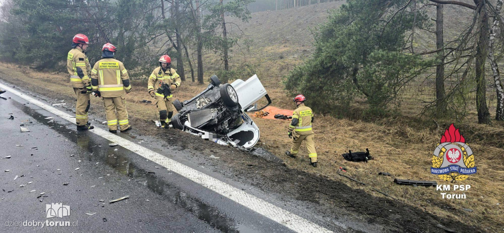 Zderzenie osobówki z ciężarówką na DK15