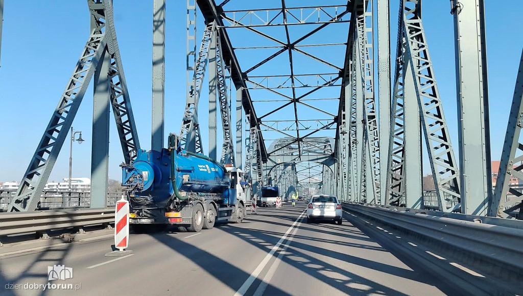 Utrudnienia na moście drogowym w Toruniu