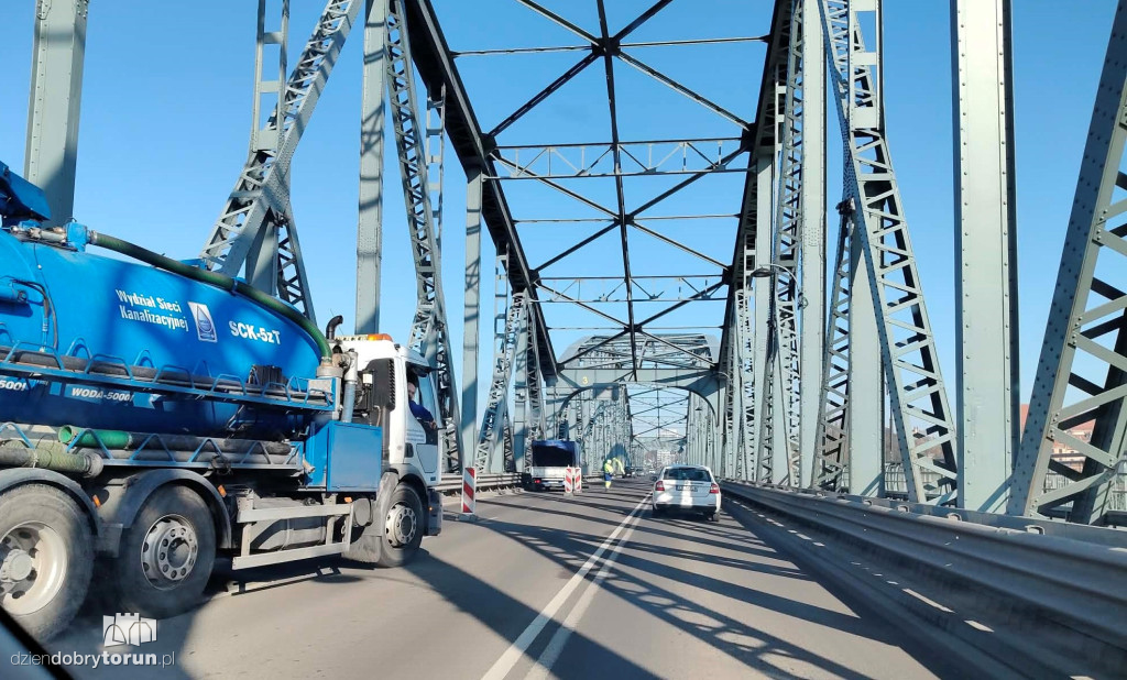 Utrudnienia na moście drogowym w Toruniu