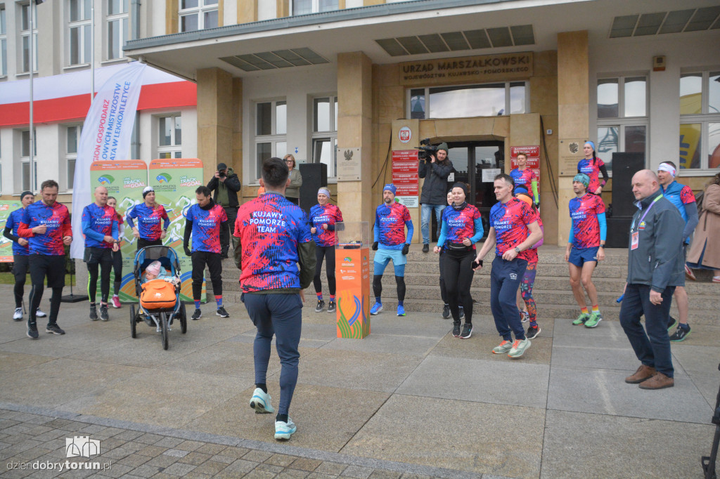 Ostatnia sztafeta za nami. Urzędnicy ruszyli na trasę