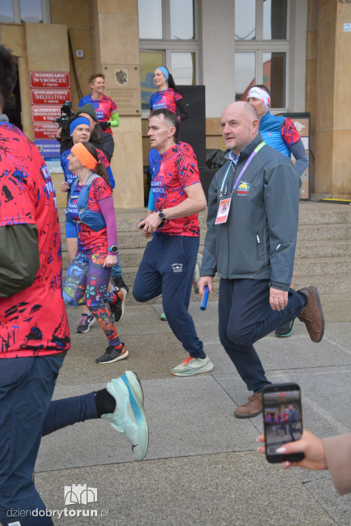 Ostatnia sztafeta za nami. Urzędnicy ruszyli na trasę