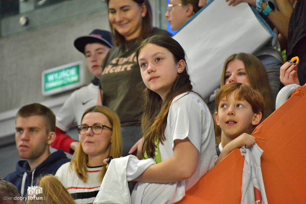 Tłumy na trybunach. Tak kibicuje Toruń