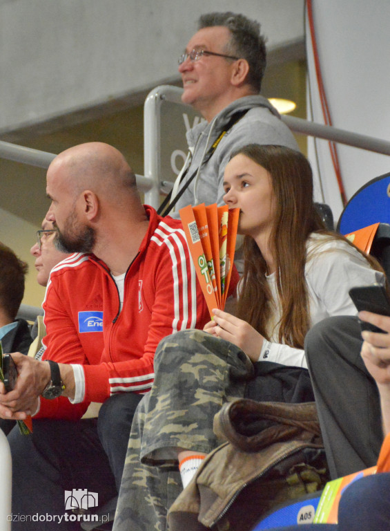 Tłumy na trybunach. Tak kibicuje Toruń