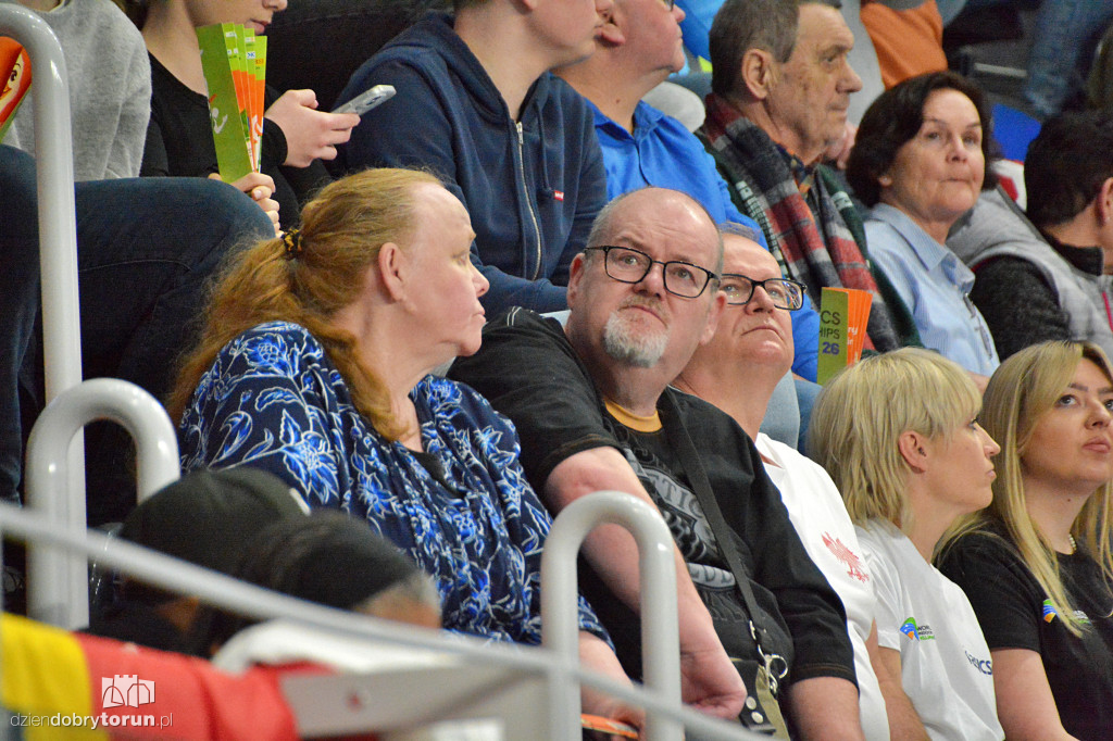 Tłumy na trybunach. Tak kibicuje Toruń