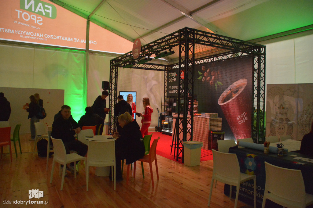 Miasteczko kibica już otwarte. Tak wygląda sportowe centrum Torunia