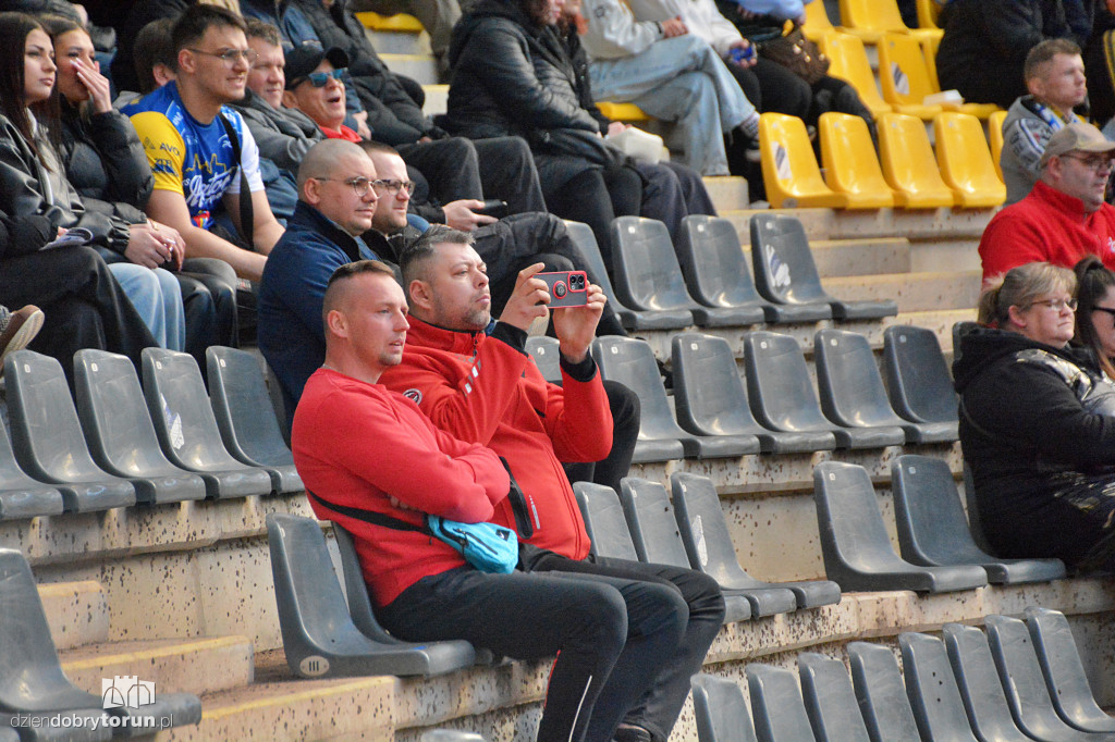 Kibice na meczu z Falubazem Zielona Góra